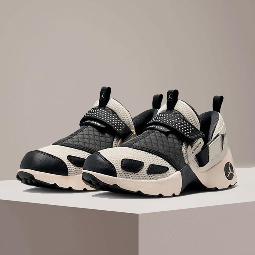Women Shoes Running Nike - Nike TRUNNER LX: Stijlvolle, veelzijdige, comfortabele,